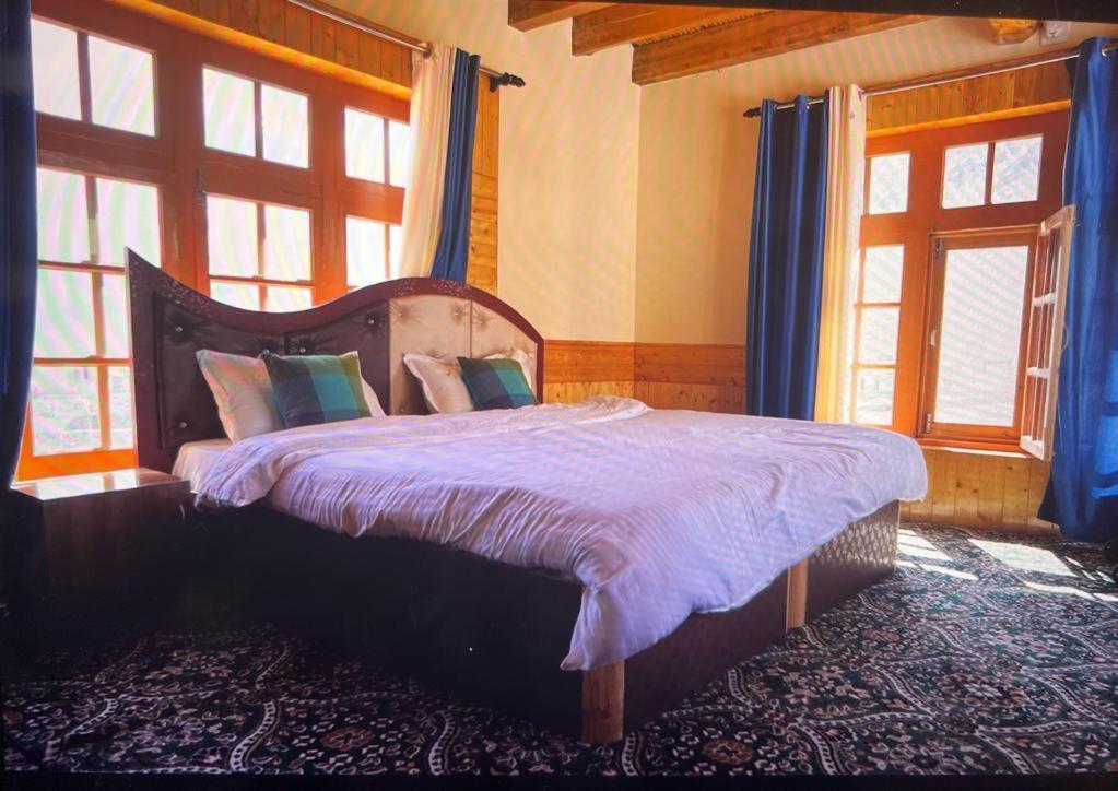 Guru View Home Stay Padam Luaran gambar