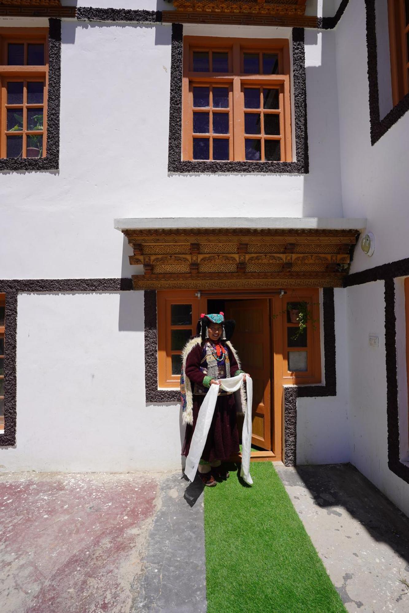 Guru View Home Stay Padam Luaran gambar