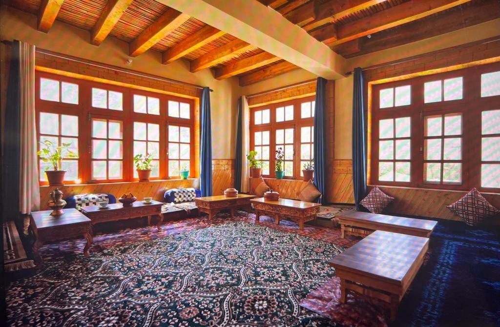 Guru View Home Stay Padam Luaran gambar